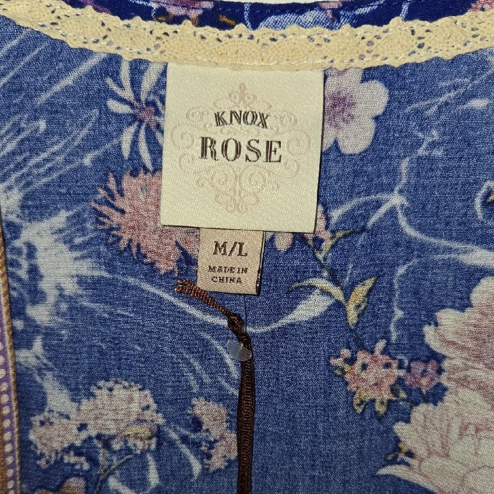 Knox Rose Sapphire Blue and Pink Romantic Floral Boho Ornate Tassels Kimono - Picture 5 of 6
